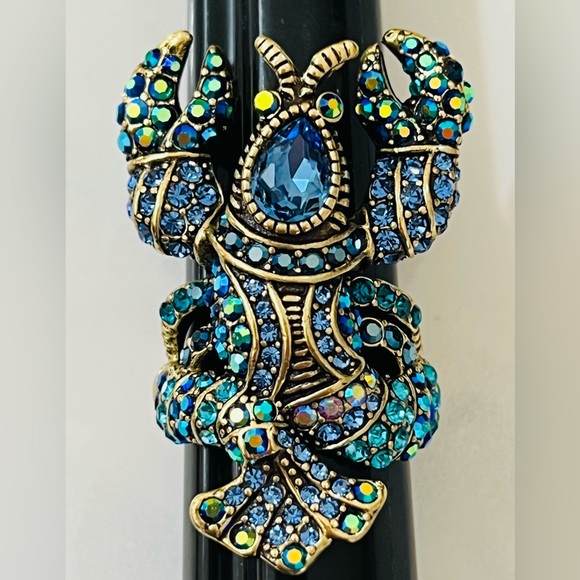 Heidi Daus 🆕 " Lobster Tails” size 8 ring - Picture 4 of 10